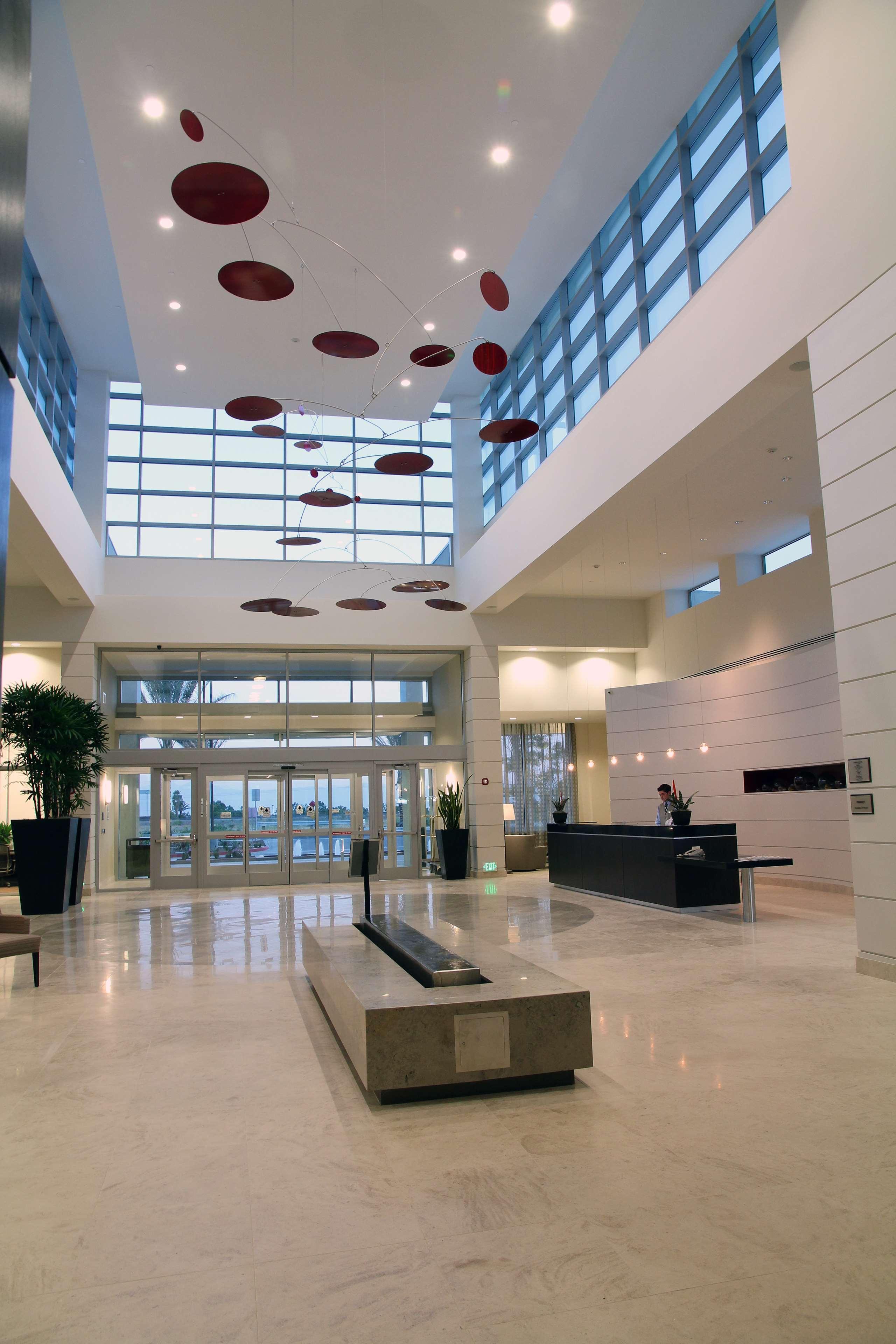 Embassy Suites Ontario - Airport Interior foto