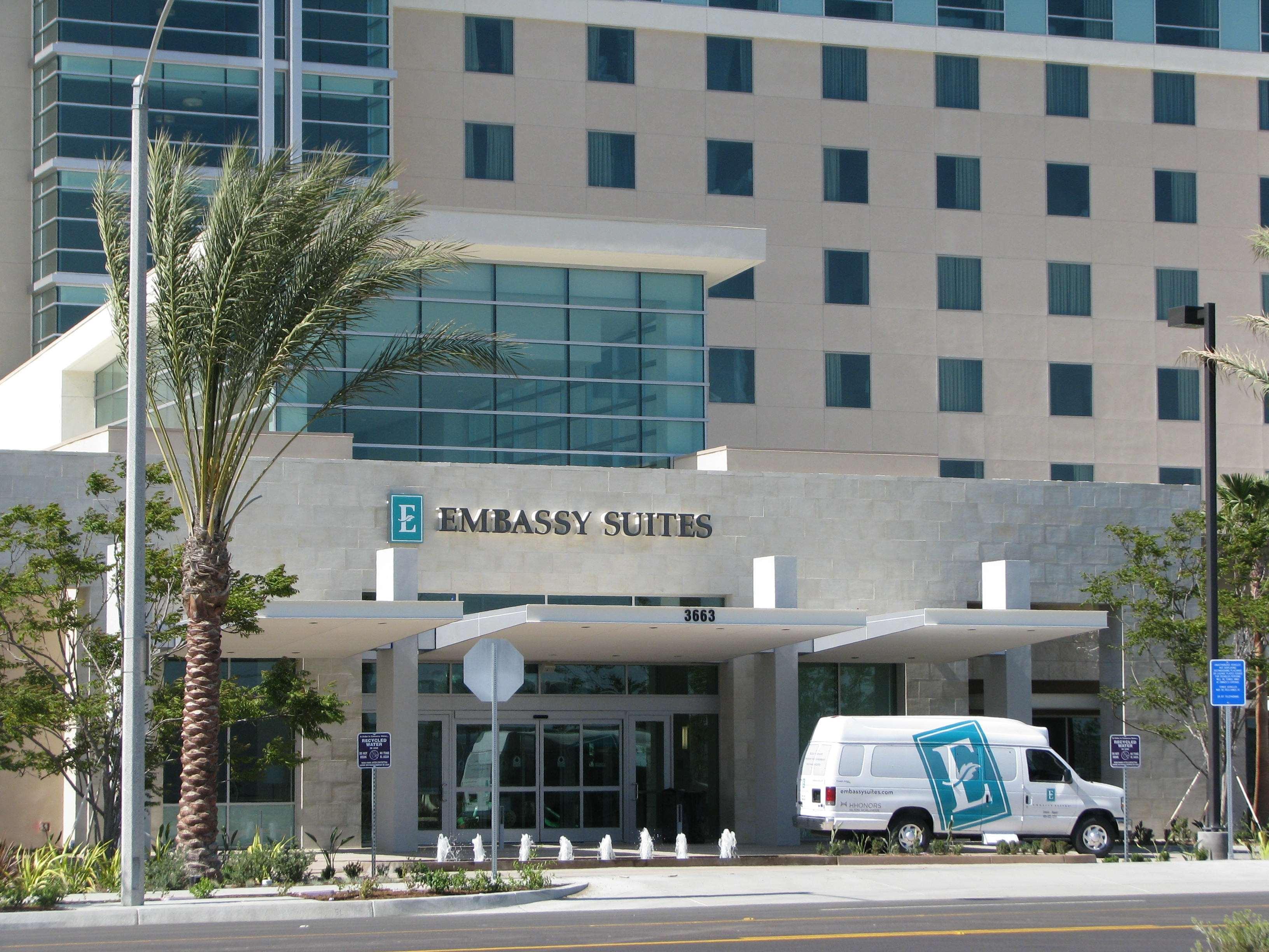 Embassy Suites Ontario - Airport Exterior foto